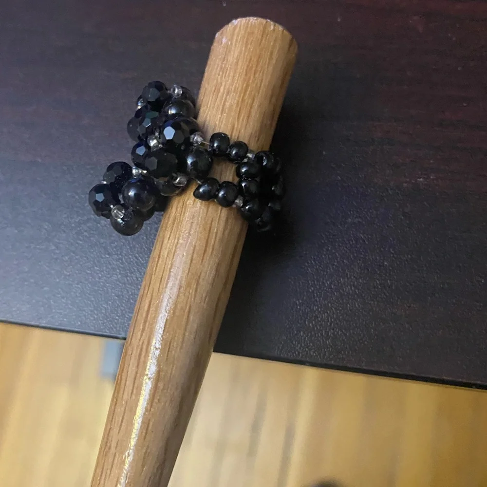 Elegant Black Women's Beaded Ring Size 8